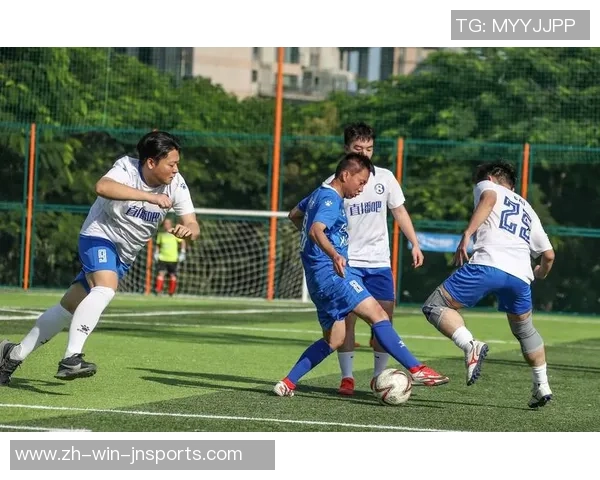 足球合适的选择如何影响比赛表现与球队发展策略探讨 足球合适的选择如何影响比赛表现与球队发展策略探讨